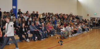 Toller Saisonausklang vor vollen Rängen